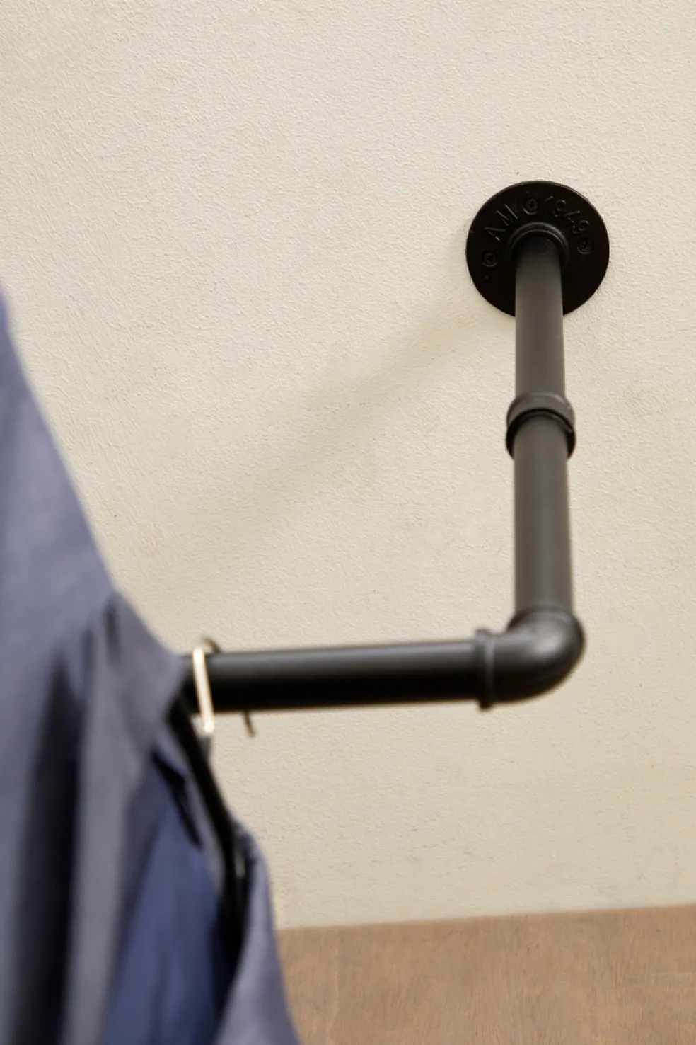 Klädstång Vägg/Tak Svart Ø25 mm Pipe System
