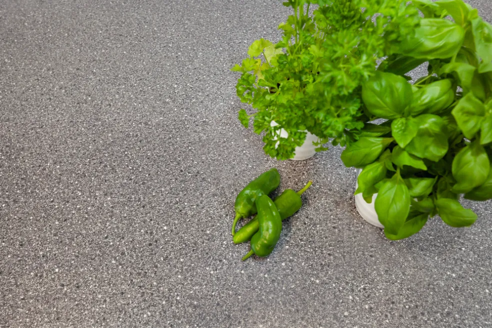 Laminatbänkskiva Mörk Granit 28 x 605 x 3000 mm