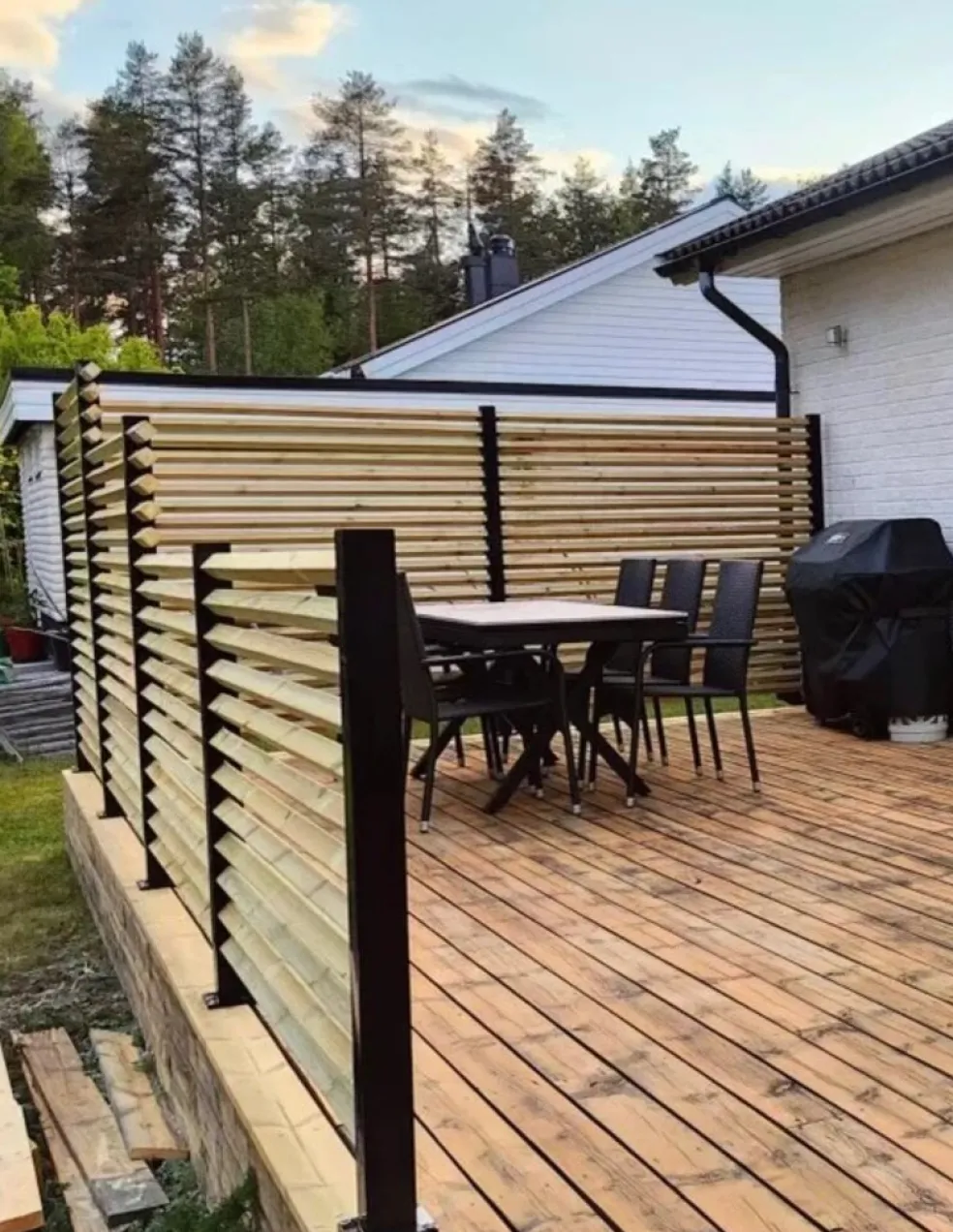 T-stolpe Broken Svart 890 mm Steel Design