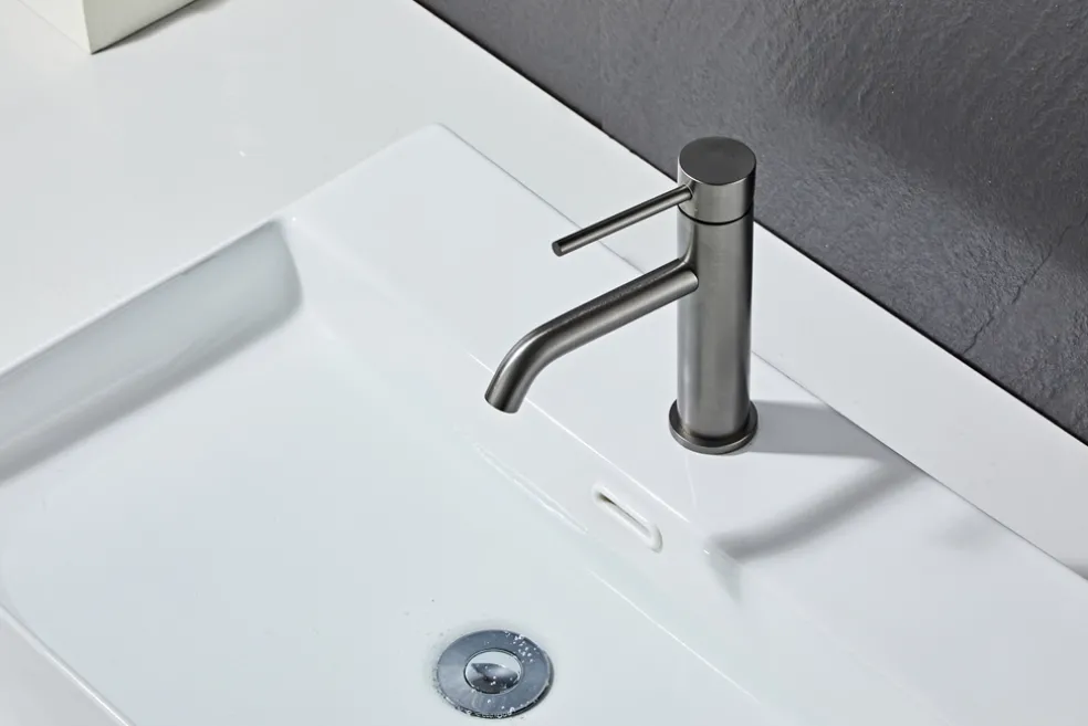 Tvättställsblandare Slim Vinkel Gunmetall 183 mm