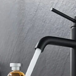 Tvättställsblandare Slim Vinkel Svart 183 mm