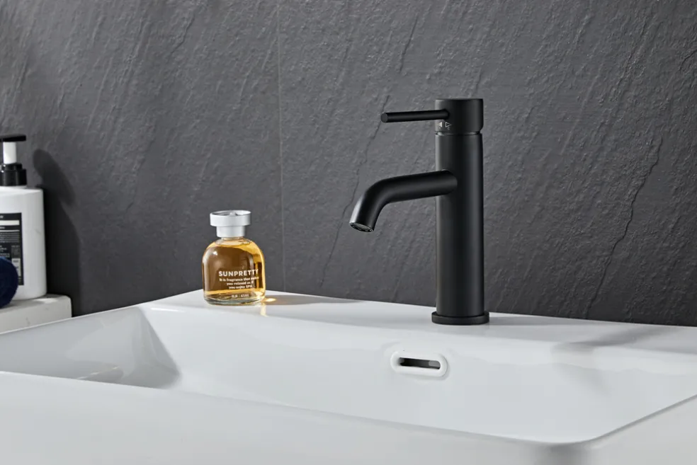 Tvättställsblandare Slim Vinkel Svart 183 mm