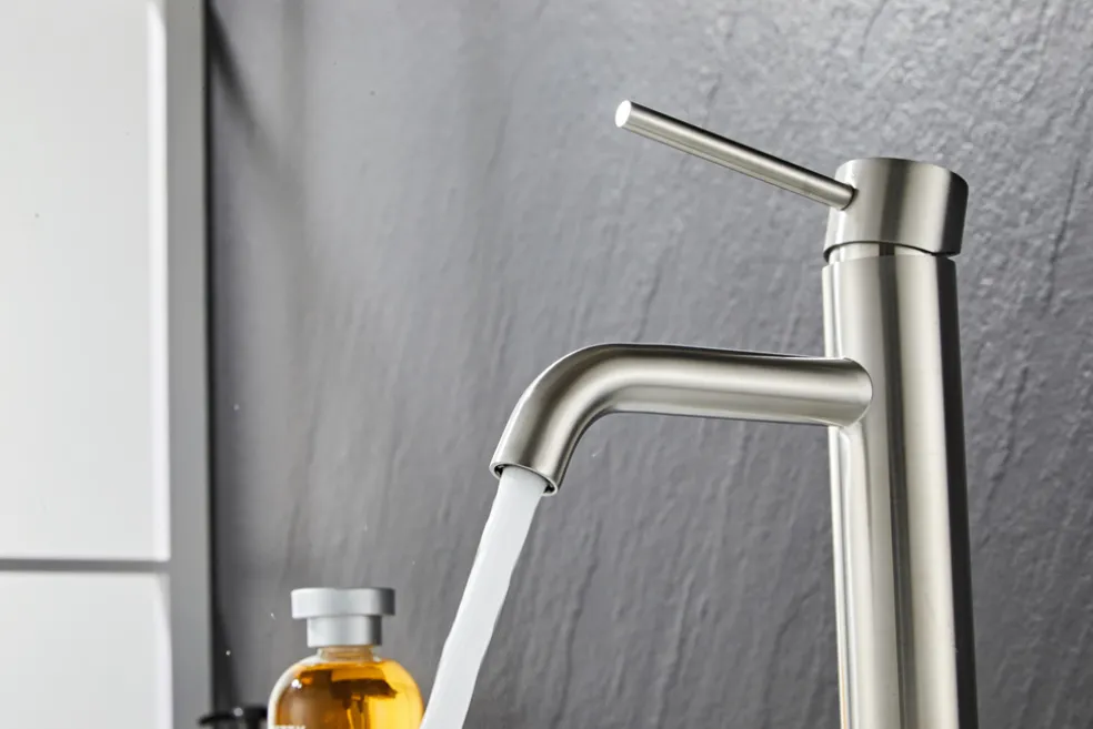 Tvättställsblandare Slim Vinkel Borstad 183 mm
